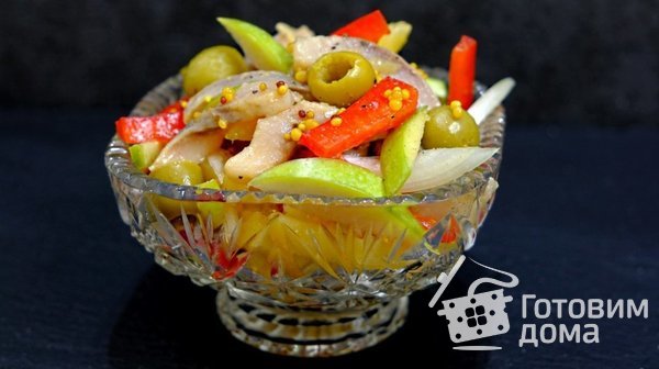 Салат Новинка с селедкой без майонеза фото к рецепту 5