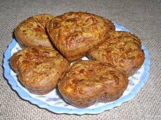 Маффины с кабачками, помидорами и сыром