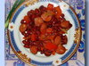 Фасоль с колбасками и овощами по-деревенски