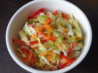 Салат с капустой "Пестренький"