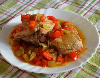 Курица чилиндрон (pollo al chilindrón) по-арагонски