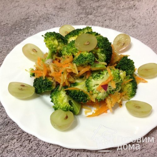 Салат из брокколи и моркови
