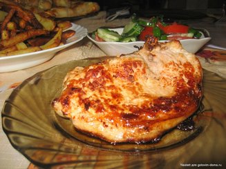 Стейк свиной на косточке