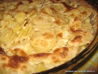 Картофель запеченый в молочном соусе