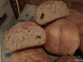 Дрожжевые булочки с семенами льна