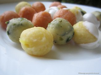 Разноцветные картофельные шарики c cыром