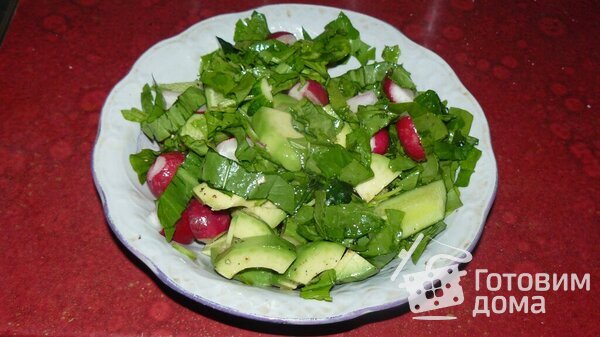 Салат с авокадо и редисом фото к рецепту 6