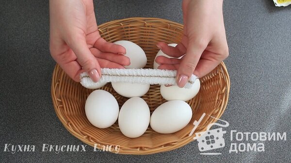Крашеные яйца в Луковой  шелухе фото к рецепту 3