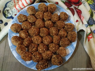 Янчмиш (шарики из ореха и изюма)