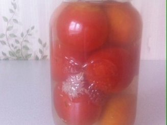 Маринованные помидоры с чесноком