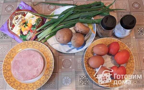 Слоёный салат с ветчиной и помидорами фото к рецепту 1