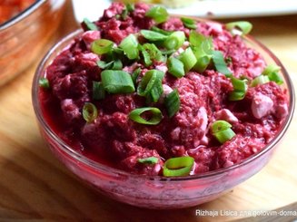 Салат из свеклы и зерненого творога