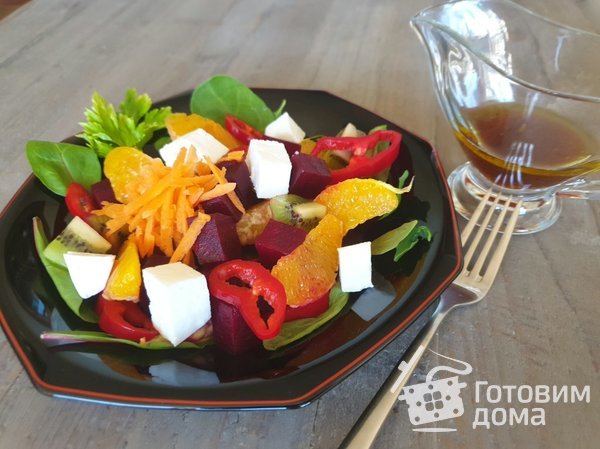 Салат витаминный со свёклой и сыром фета фото к рецепту 8