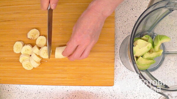 Смузи из авокадо с бананом, лимоном и апельсином фото к рецепту 3
