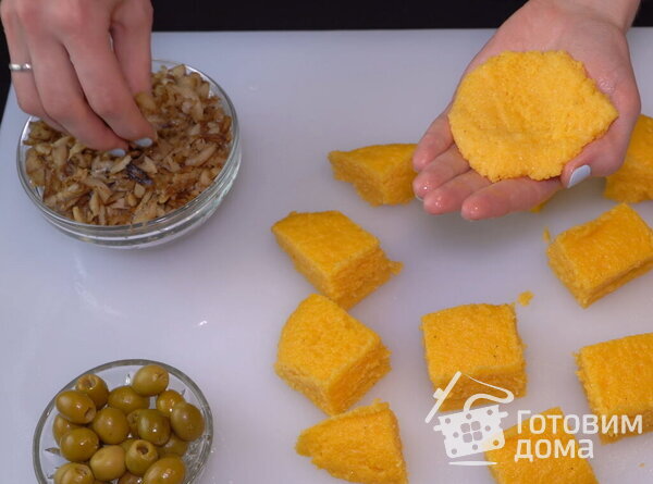 Шарики из мамалыги и чесночный соус муждей фото к рецепту 7