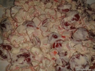 Салат из крабовых палочек и помидоров