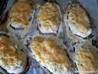 Куриное филе под кабачковой шубой
