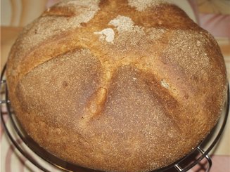 Деревенский ржаной хлеб на дрожжах