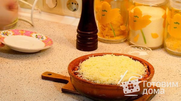 Пирог с сосисками, беконом и фасолью фото к рецепту 19