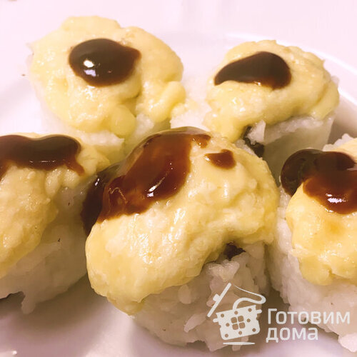 Запеченные роллы с крабовыми палочками