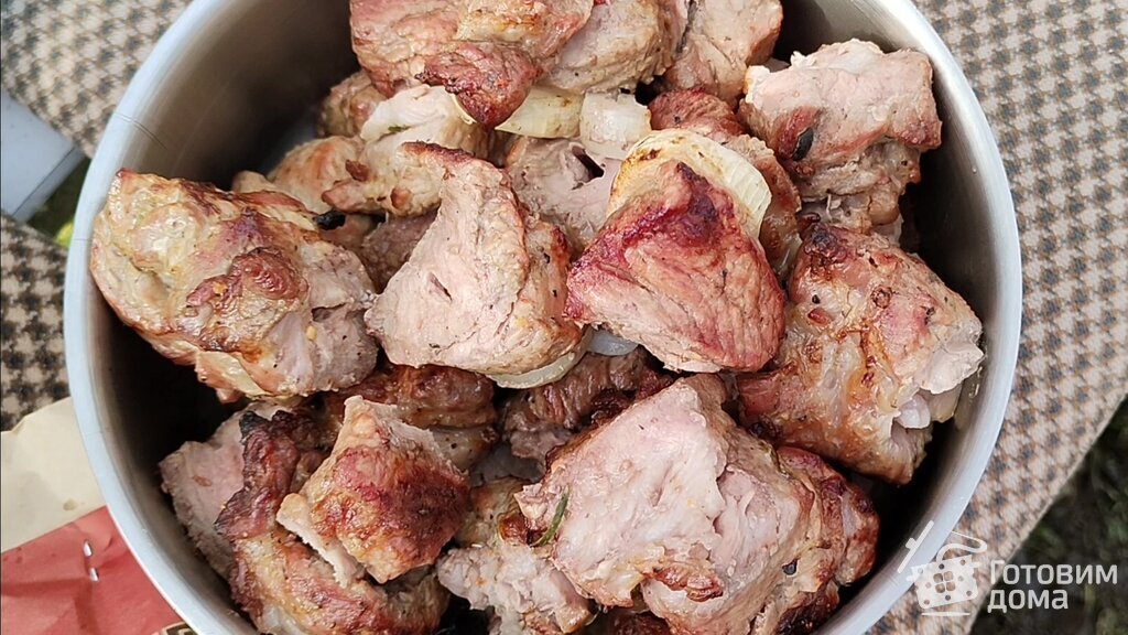 Шашлык из свиной шейки с луком