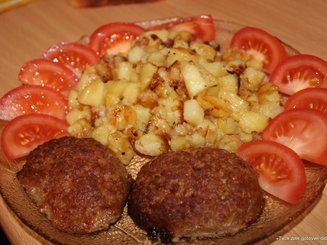 Запеченные котлеты из мяса с картофелем