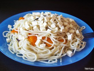 Паста с печеным перцем по-гречески