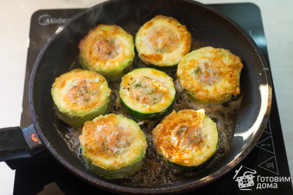 Кабачок, фаршированный фаршем и рисом - кулинарный рецепт