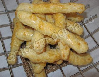 Сырные палочки (печенье)
