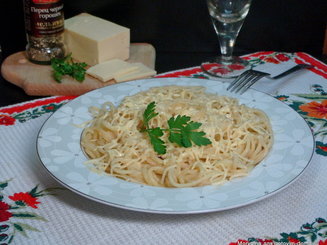 Spaghetti cacio e pepe - Спагетти с сыром и чёрным перцем