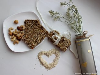Хрустящие мультизерновые хлебцы с семечками