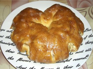 Шведский яблочный пирог с ромовой глазурью