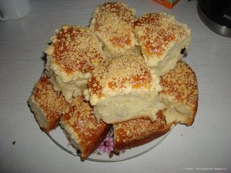 Булочки с наполнителем и посыпкой
