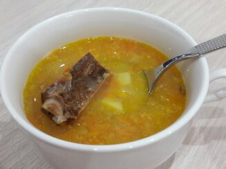 Гороховый суп с копчеными ребрышками - для гурманов