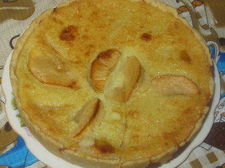 Яблочный пирог с нежной карамельной заливкой
