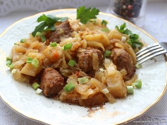 Капуста тушеная с мясом