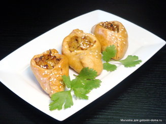Открытые пирожки с сыром и зеленью