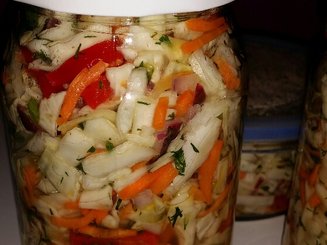 Салат с капустой "Пестренький"