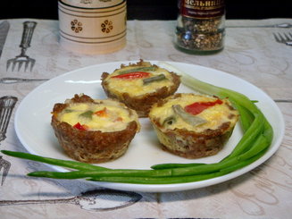 Мясные кексы с овощами