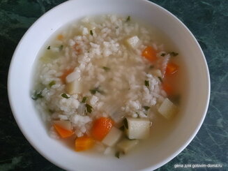 Хурда (узбекский суп с рисом и овощами)