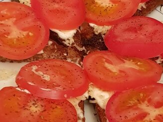Потапцы с помидорами