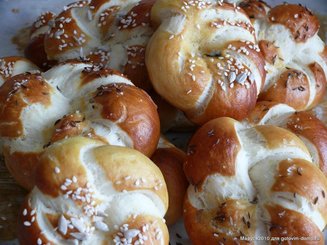 Немецкие булочки с секретом (Laugenbrötchen)