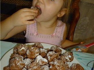 Шоколадные профитроли со сливочно-шоколадным кремом