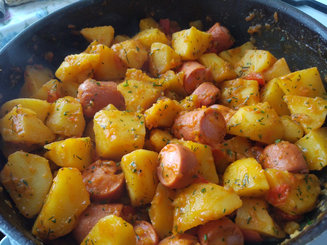 Рагу с картофелем и сосисками