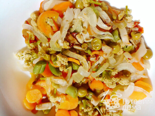 Яичный рулет с овощами и кетчупом #Махеевъ «Томатный без сахара и крахмала» фото к рецепту 1