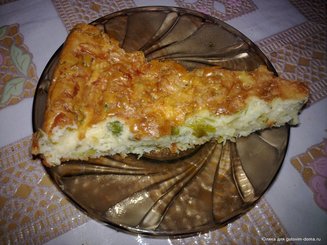 Пирог с луком и сыром