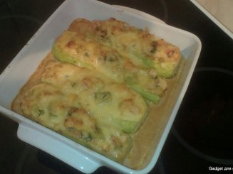 Кабачки, фаршированные курицей