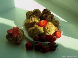Маффины с клубникой и штройзелем
