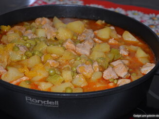 Мясное рагу, которое готовится само по себе