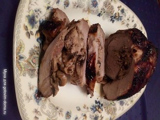 Мясной рулет в медово-апельсиновом соусе